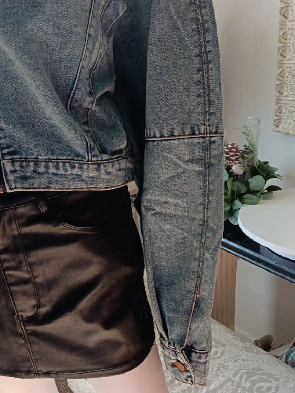 Cropped Blue Denim Zip-Front Jacket - Picture 13 of 16